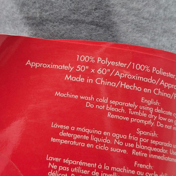 The Incredibles Family Fleece Throw Blanket 50" x 60" The Northwest Company Red - Picture 7 of 7